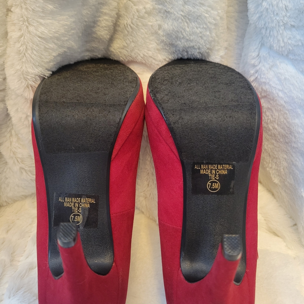 Dream Pairs Elegant Red Mary Jane Heels - Picture 3 of 4
